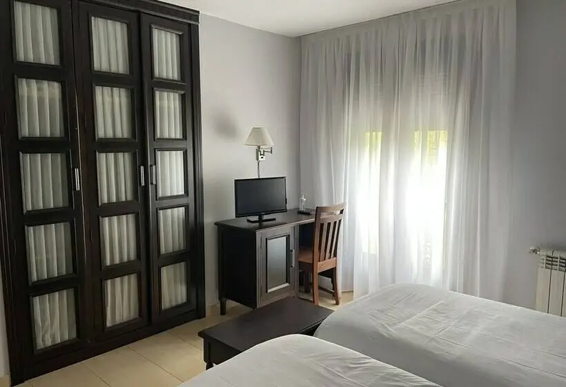 اتاق استاندارد, Restaurante Ribera Del Chicu