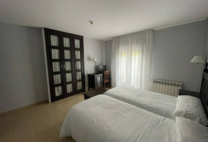 غرفة قياسية, Restaurante Ribera Del Chicu