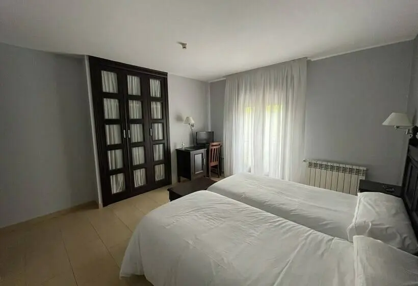 اتاق استاندارد, Restaurante Ribera Del Chicu