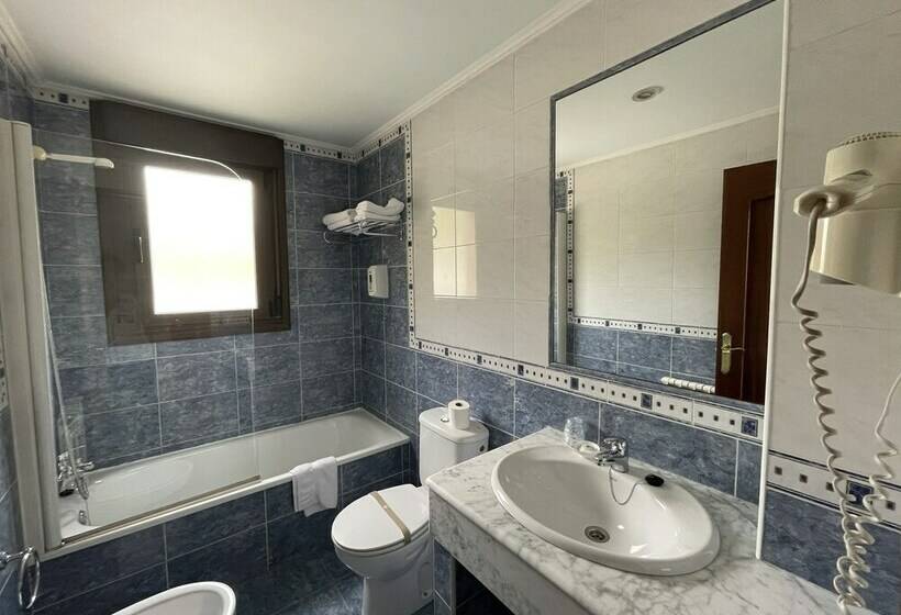 غرفة قياسية, Restaurante Ribera Del Chicu