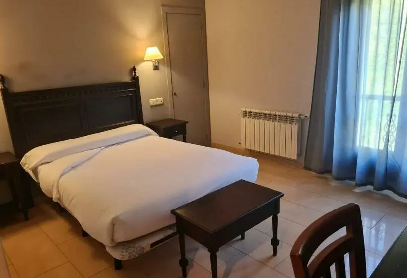 اتاق یک تخته با تراس, Restaurante Ribera Del Chicu