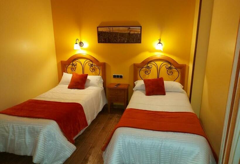 חדר סטנדרט לשלושה עם טרסה, Rural Venta Del Alon