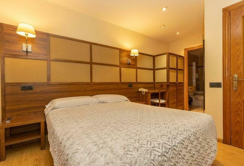 غرفة قياسية مزوَّدة بشُرفة, Solana