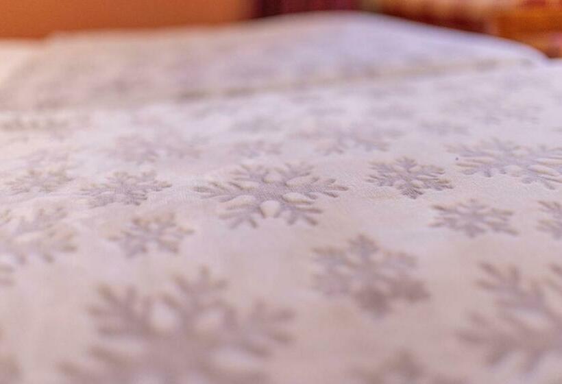 غرفة قياسية مزوَّدة بشُرفة, Solana