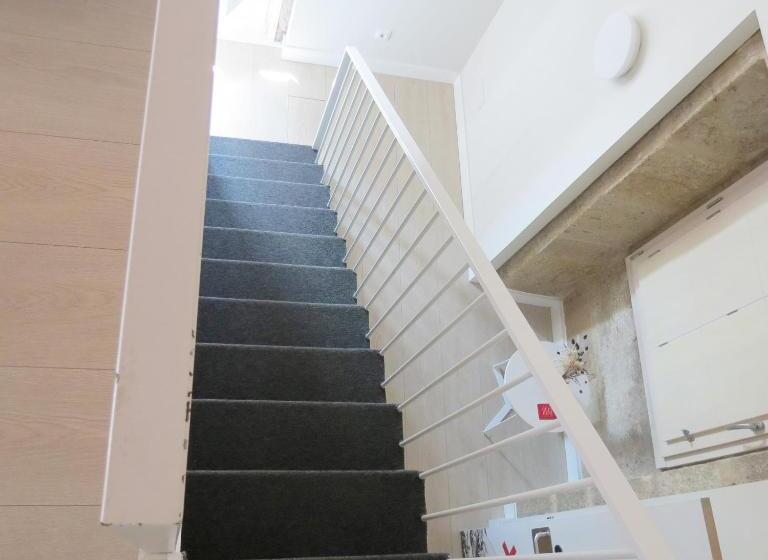 غرفة قياسية مزوَّدة بتراس, Tematico Do Banco Azul