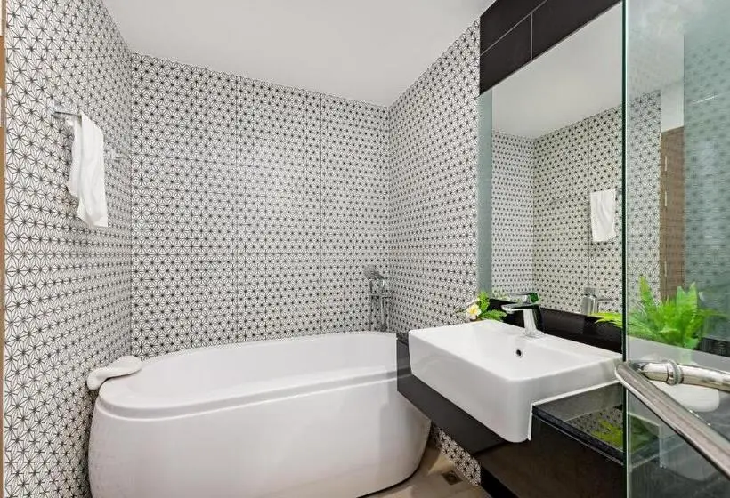 2 Bedroom Suite Pool View, Wyndham Royal Lee Phuket