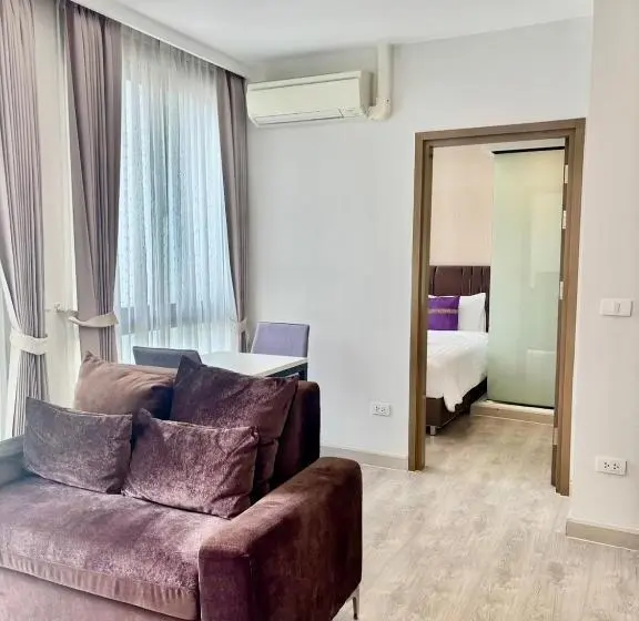 Superior-kolmen hengen huone allasnäkymällä, Wyndham Royal Lee Phuket
