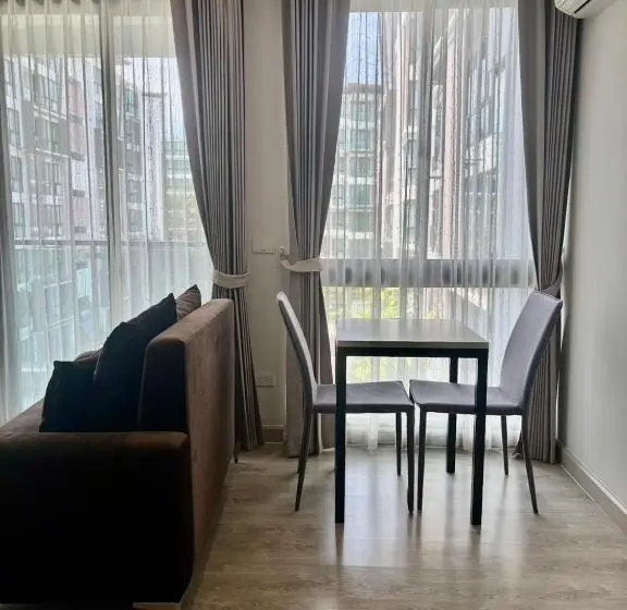 Superior-kolmen hengen huone allasnäkymällä, Wyndham Royal Lee Phuket