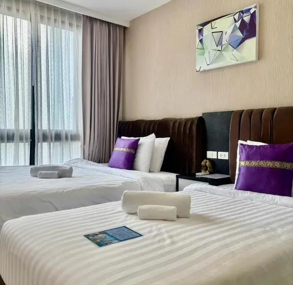 Superior Kolmen Hengen Huone Puutarhanäkymä, Wyndham Royal Lee Phuket