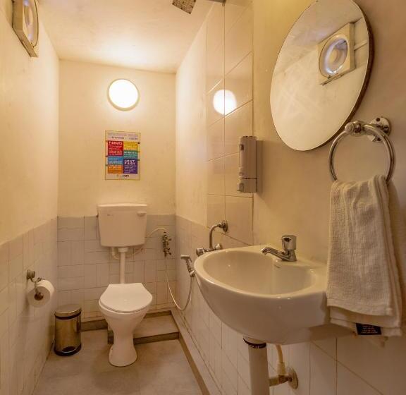 공동 객실, Gostops Kochi