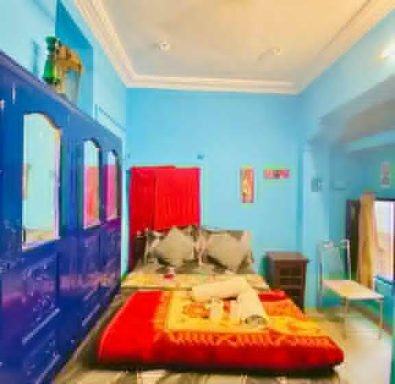 豪华房间, Bob Hostel