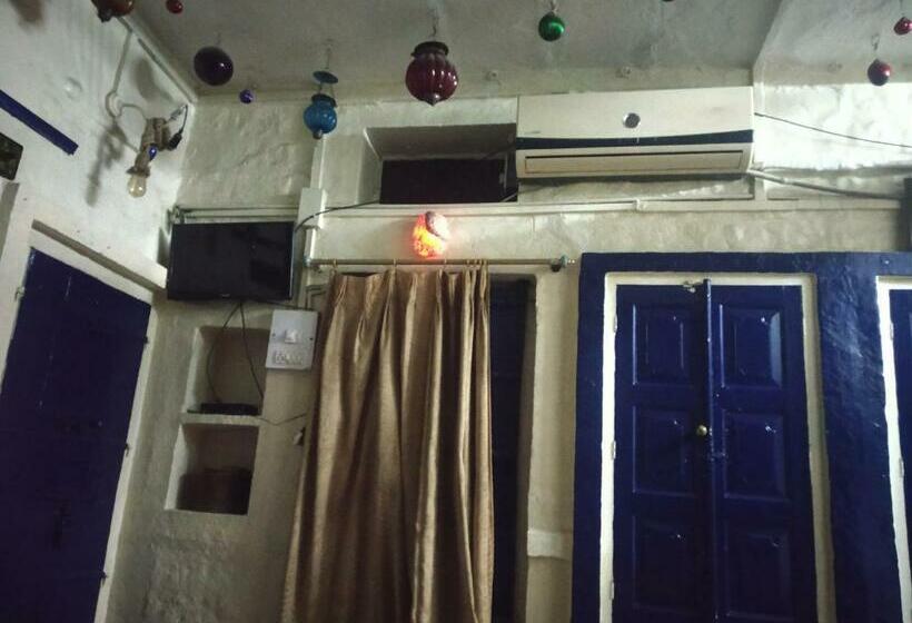 小型套房带阳台, Bob Hostel