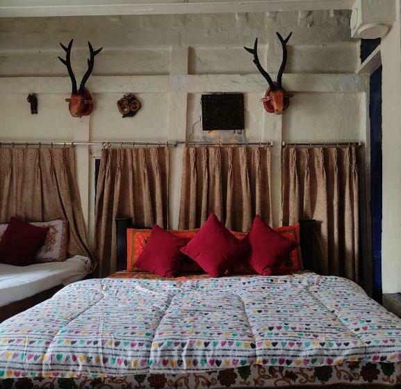 סוויטת ג'וניור עם מרפסת, Bob Hostel