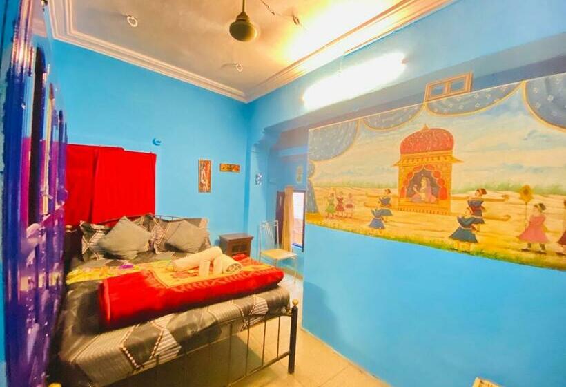 חדר דלוקס, Bob Hostel