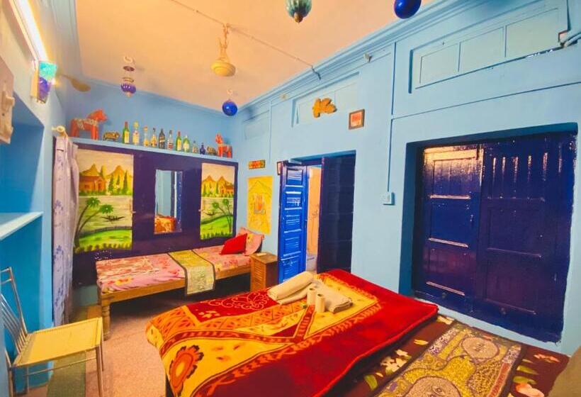 חדר לארבעה סטנדרטי עם מרפסת, Bob Hostel