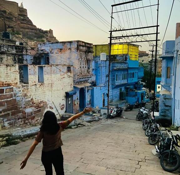 חדר לארבעה סטנדרטי עם מרפסת, Bob Hostel