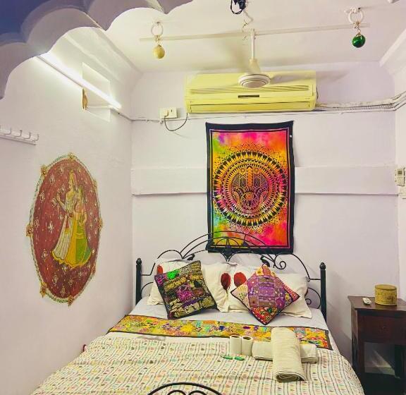 带阳台的豪华间, Bob Hostel