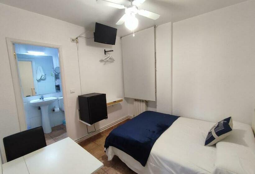 غرفة قياسية فردية, Hostal Lucy