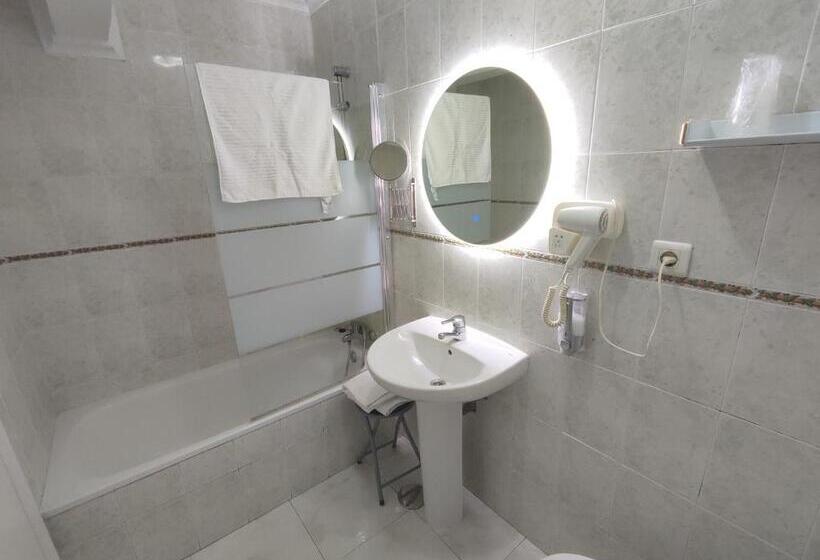 Четырехместный Номер Стандарт, Hostal Lucy