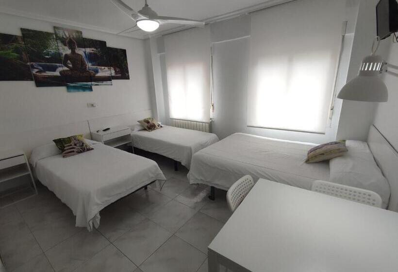 غرفة قياسية رباعية, Hostal Lucy