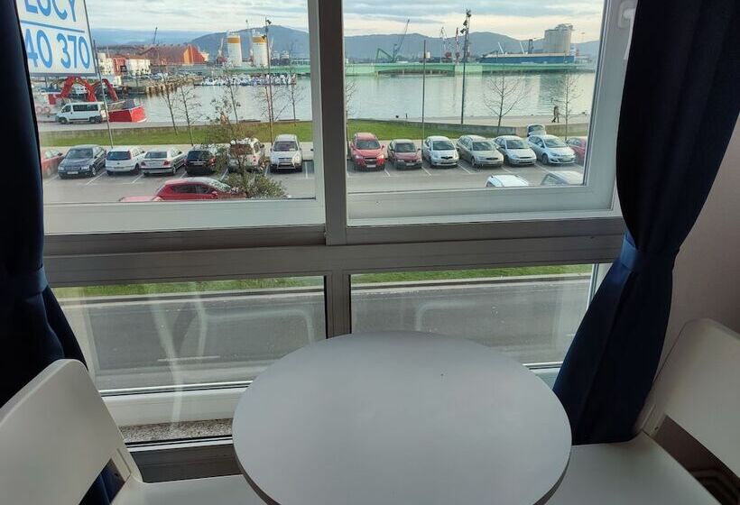 غرفة قياسية, Hostal Lucy