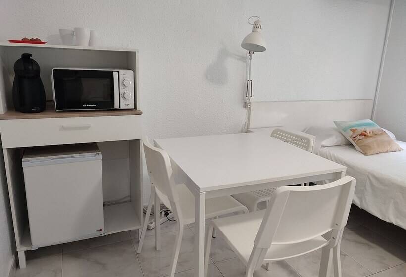 غرفة قياسية ثلاثية, Hostal Lucy