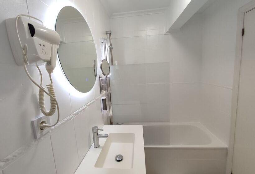 غرفة قياسية ثلاثية, Hostal Lucy