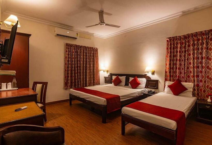 Трехместный Номер Deluxe, Archana Inn