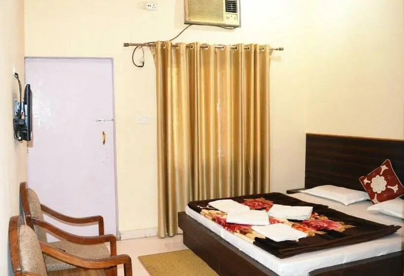 Deluxe-huone, Goverdhan Tourist Complex