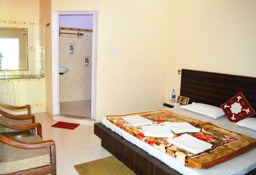 デラックスルーム, Goverdhan Tourist Complex