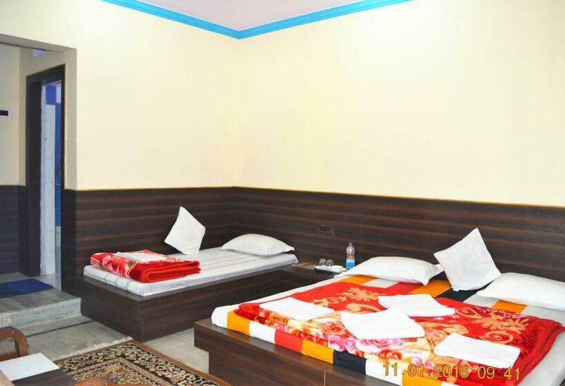 חדר דלוקס, Goverdhan Tourist Complex