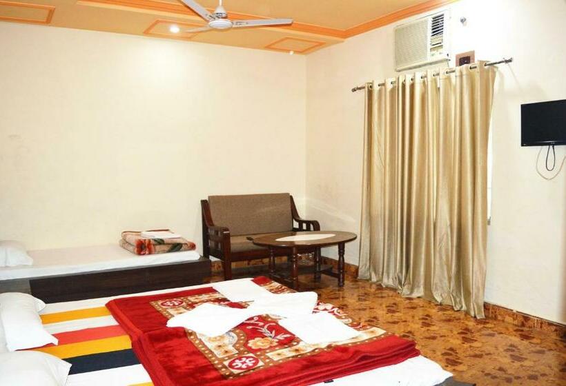 デラックスルーム, Goverdhan Tourist Complex