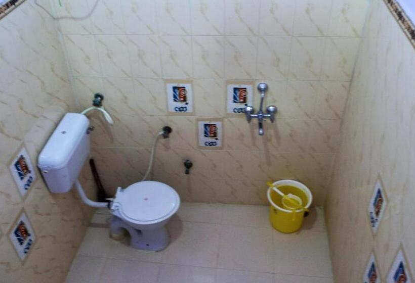 חדר דלוקס, Goverdhan Tourist Complex