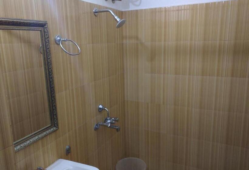 Suite Familiar, North Star Residency