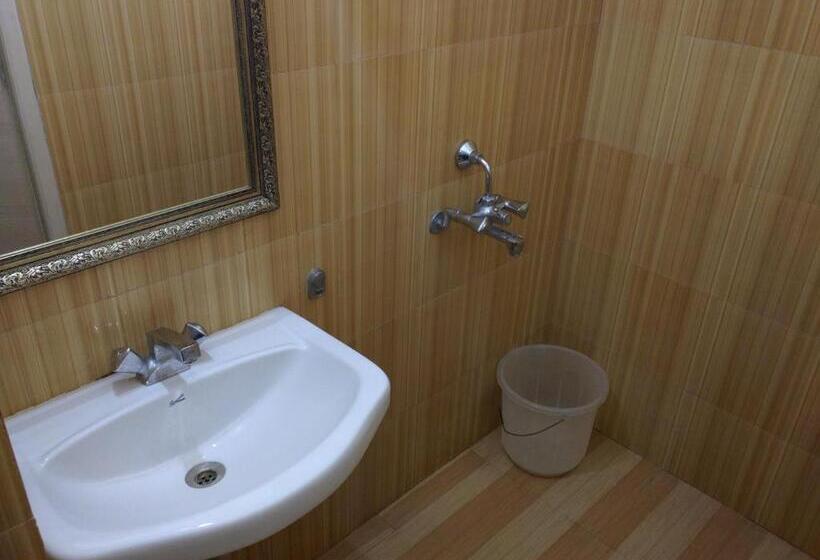 Suite Familiar, North Star Residency