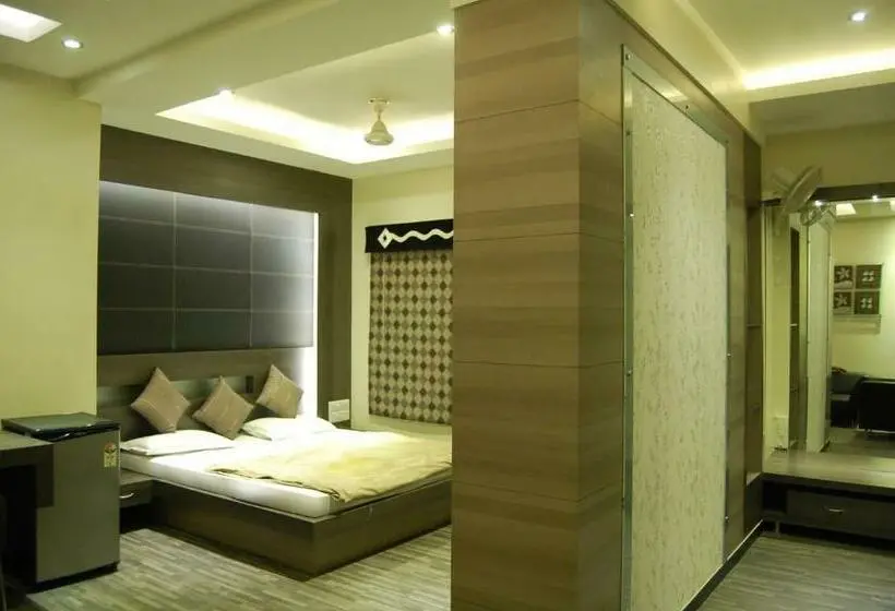 Junior Suite, Purva