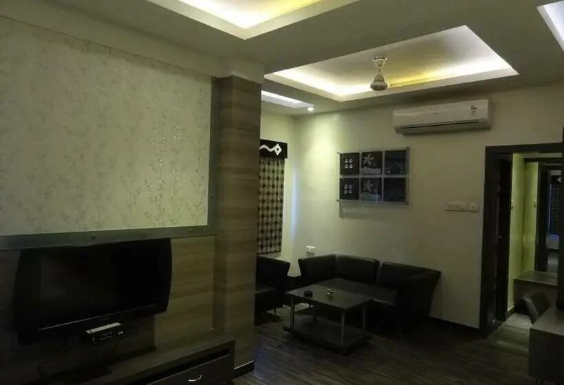 Junior Suite, Purva