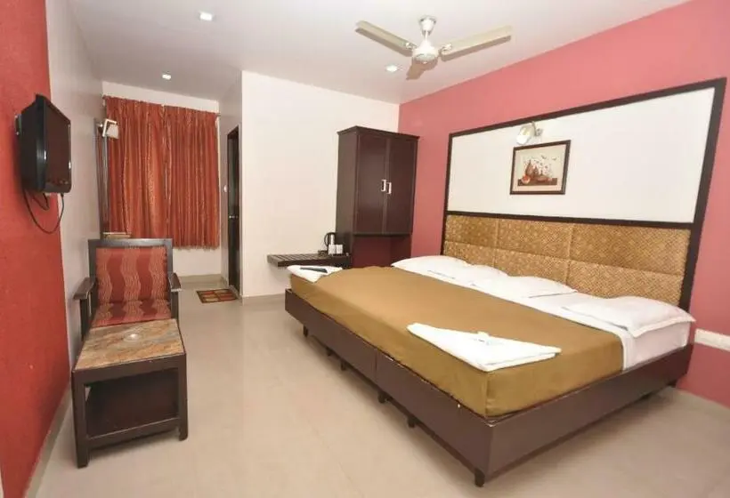 コンフォートトリプルルーム, Sri Arulmuthu Residency