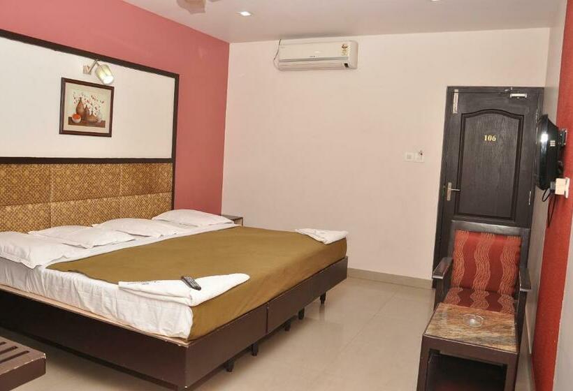 Pokój Trzyosobowy Comfort, Sri Arulmuthu Residency