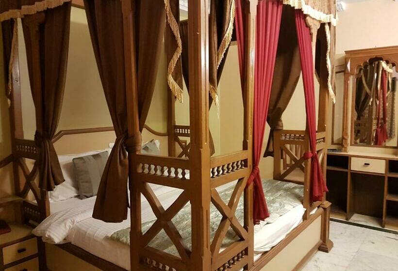 Номер Deluxe, Swagat