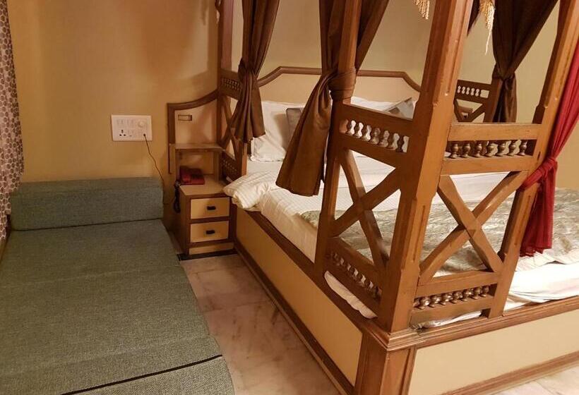 Номер Deluxe, Swagat