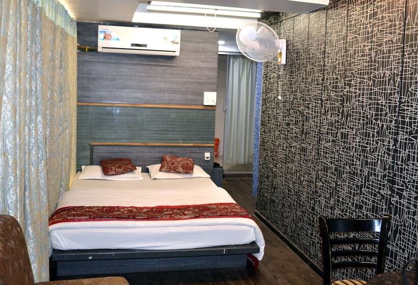 Номер Deluxe, Swagat