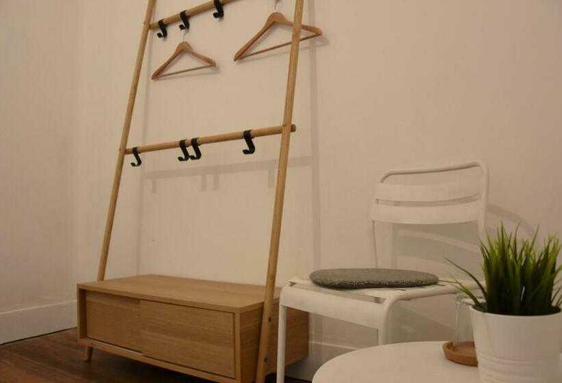 اتاق استاندارد با سرویس بهداشتی مشترک, Slow City Hostel Pontevedra