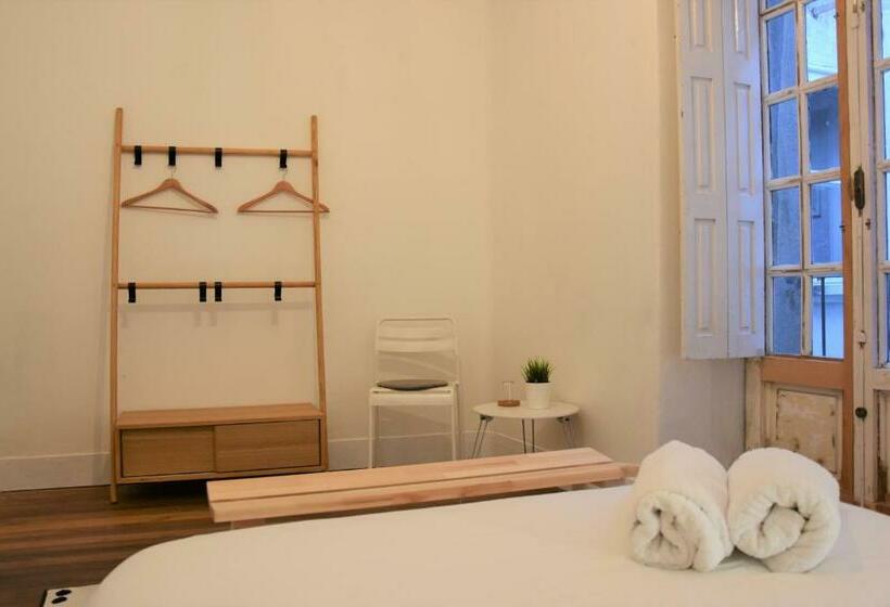 اتاق استاندارد با سرویس بهداشتی مشترک, Slow City Hostel Pontevedra