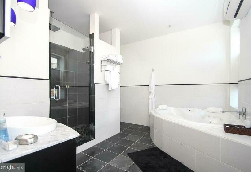 带大床的标准间, Blancnoir