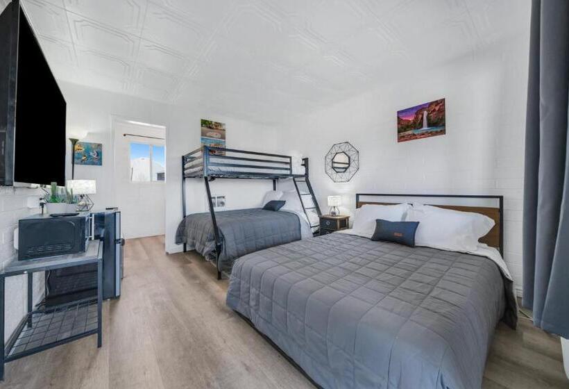 غرفة عائلية, Canyon S Edge Route 66 Motel