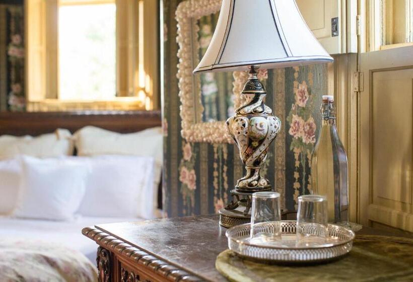 غرفة سوبيريور سرير ملكى, 10 Clarke