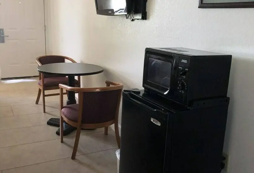 デラックスルーム, Clairmont Inn