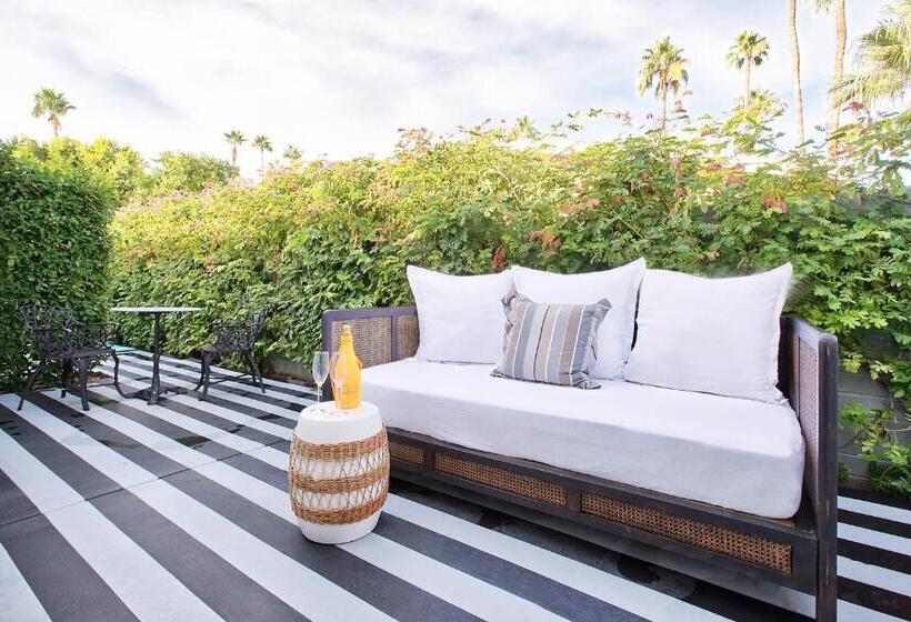 سوییت, Dive Palm Springs