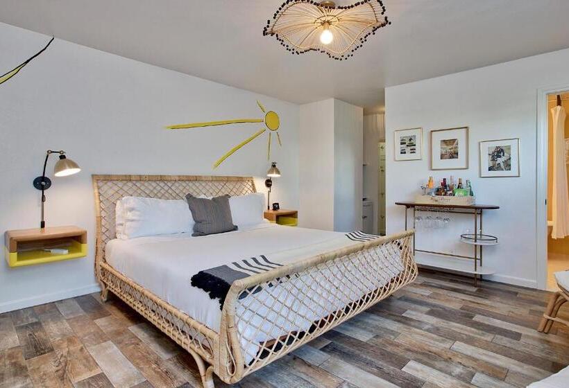 سوئیت با تخت بزرگ, Dive Palm Springs